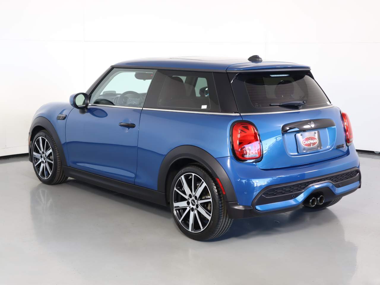 2023 Mini Cooper 2 Door S Hardtop Iconic photo 3