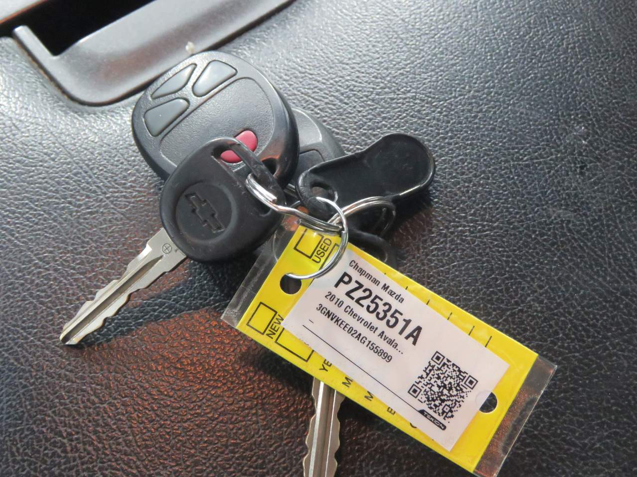 2010 Chevrolet Avalanche LS Crew Cab