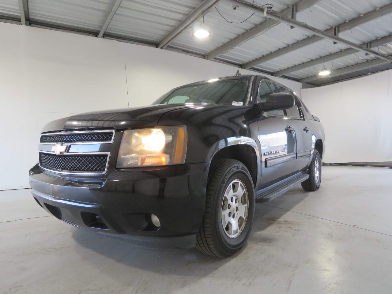 2010 Chevrolet Avalanche LS Crew Cab