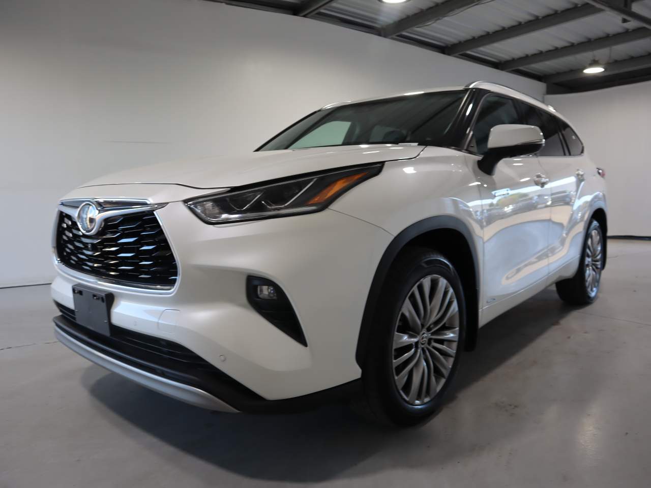 2021 Toyota Highlander Hybrid Platinum