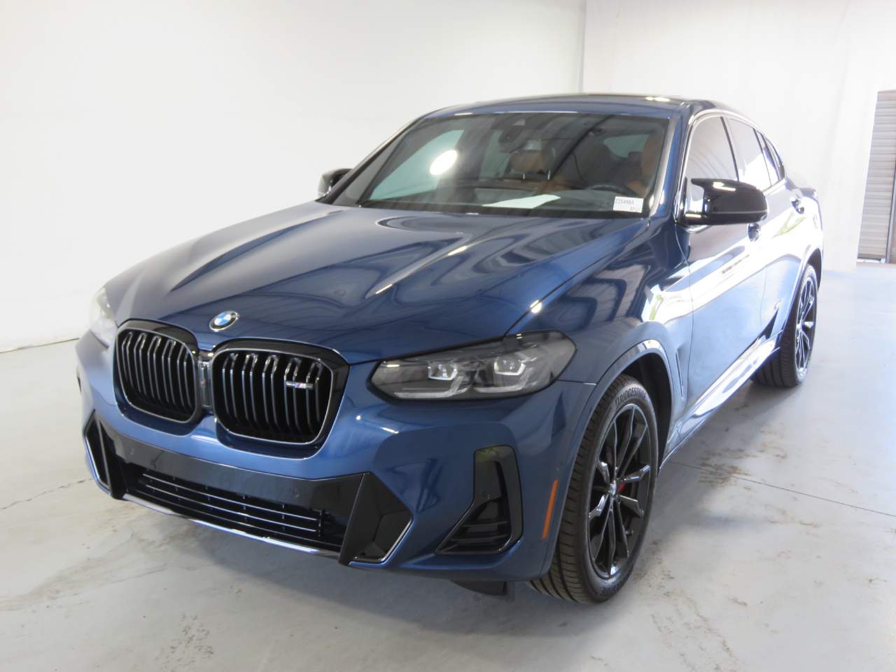 2025 BMW X4 M40i