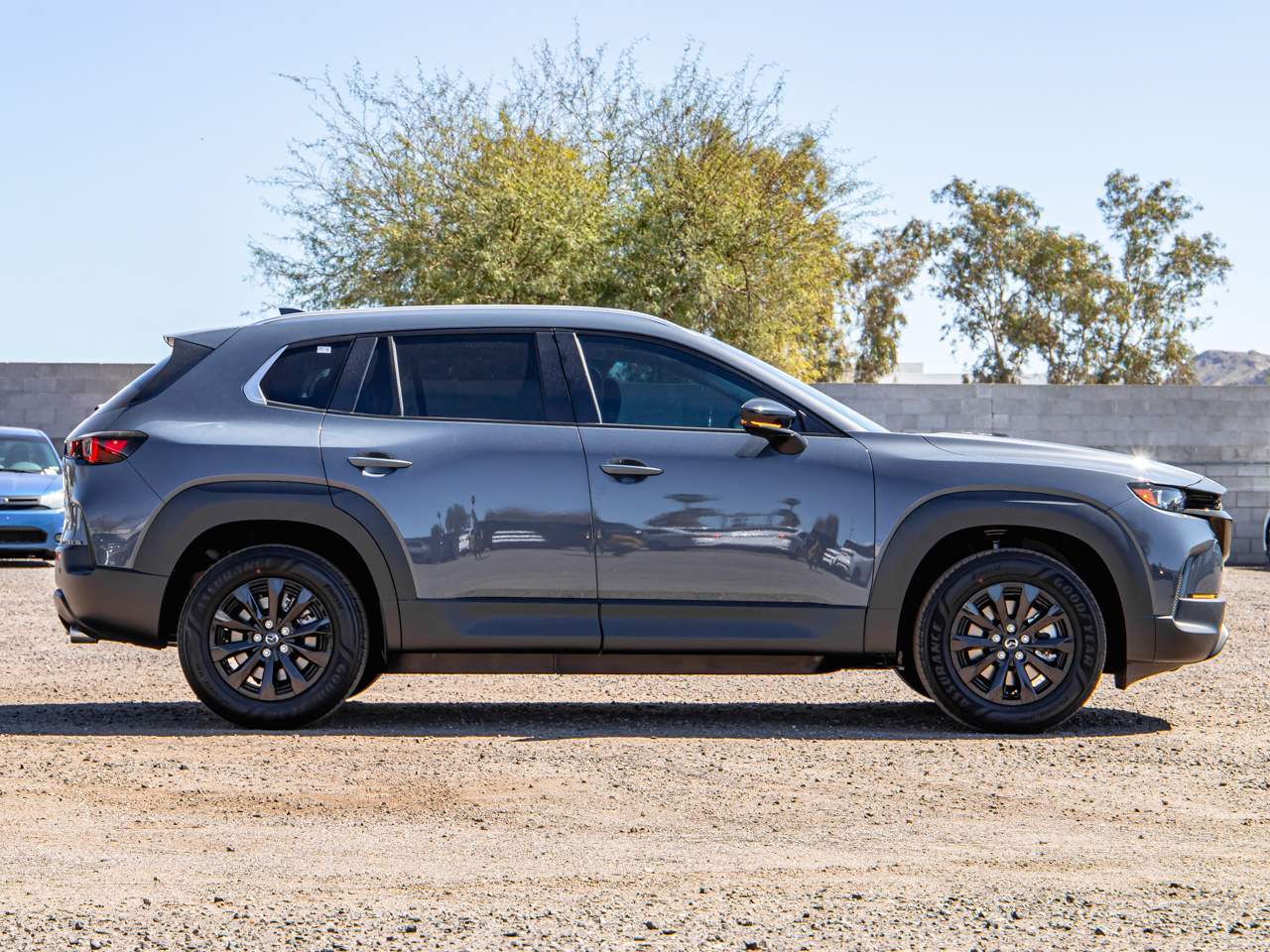 View vehicle photo 3