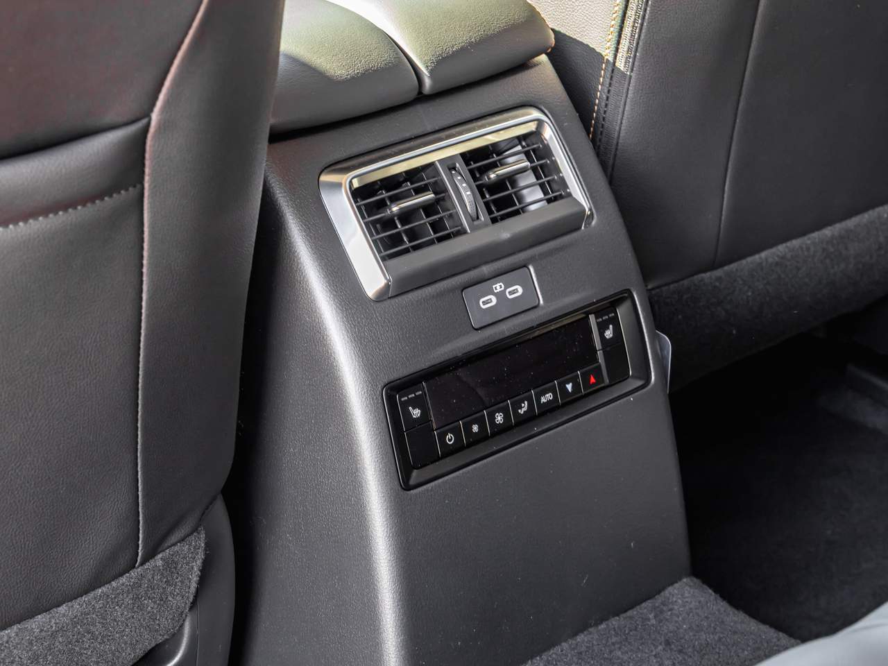 2026 Mazda CX-70 Plug-in HEV Hybrid SC Plus AWD