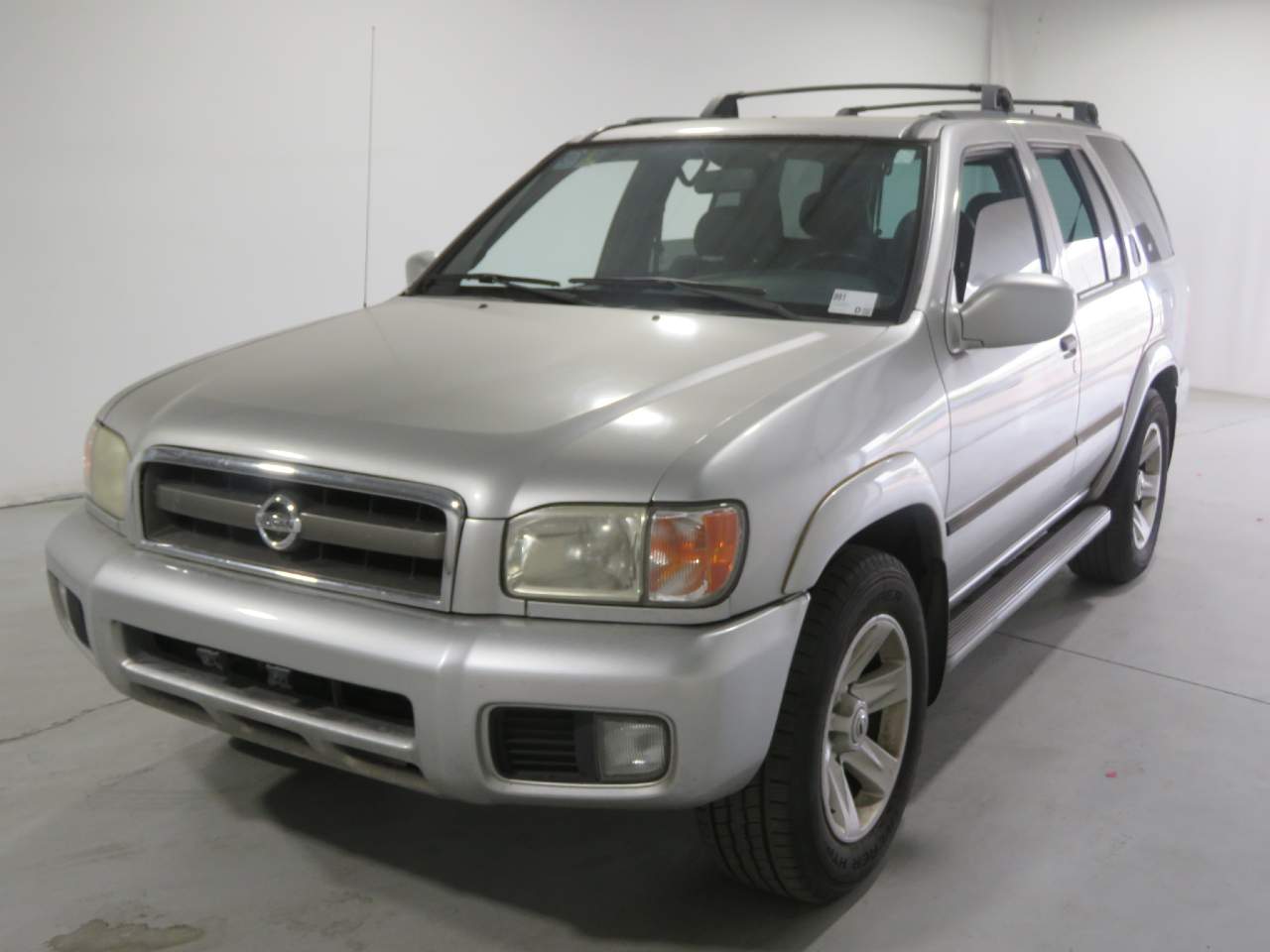 2002 Nissan Pathfinder LE