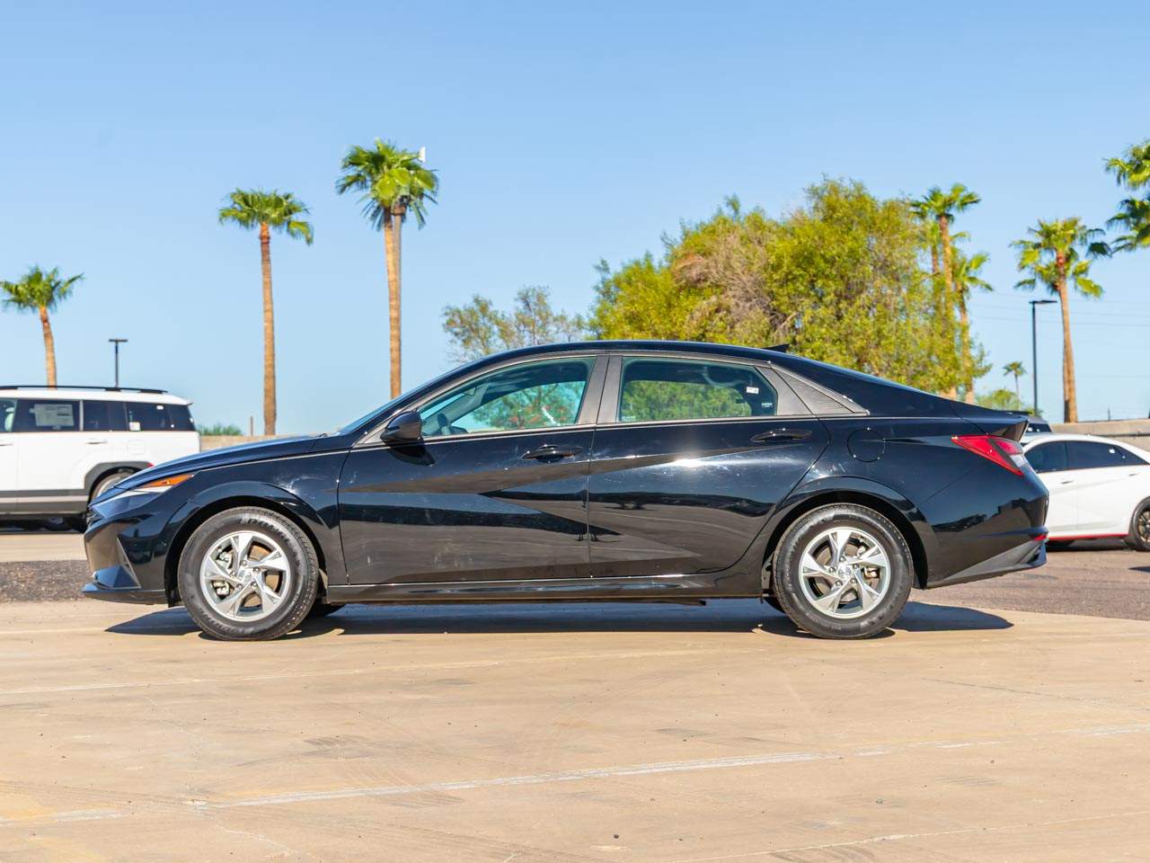 2023 Hyundai ELANTRA SE