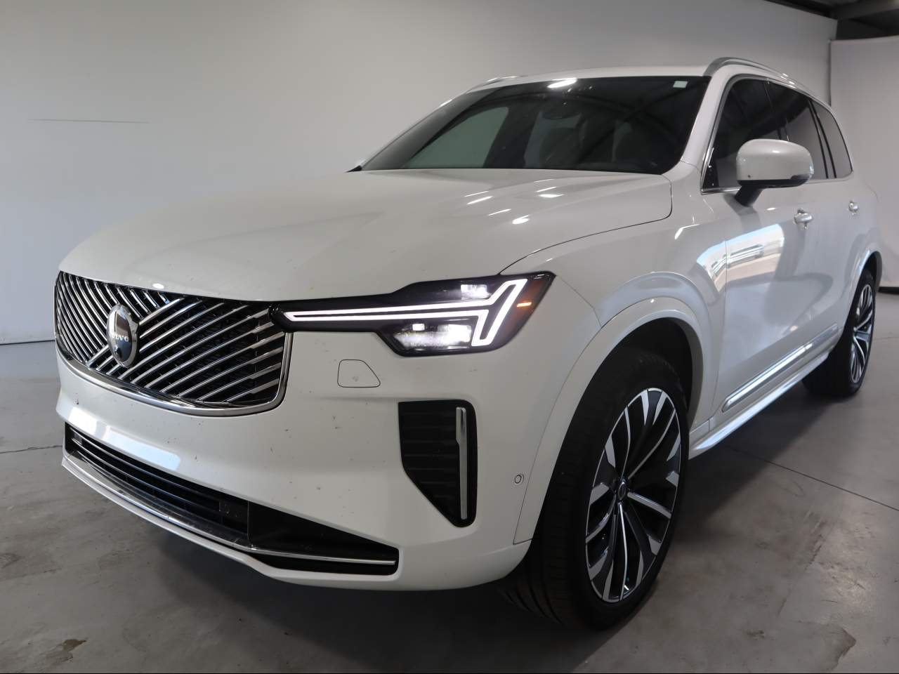 2026 Volvo XC90 B5 Plus 7P
