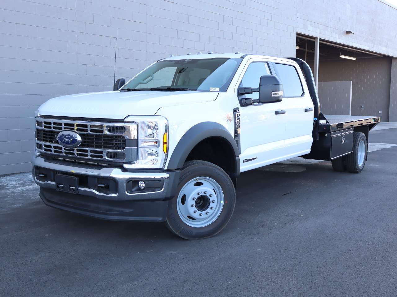 2024 Ford F-450 Super Duty Crew Cab Chassis