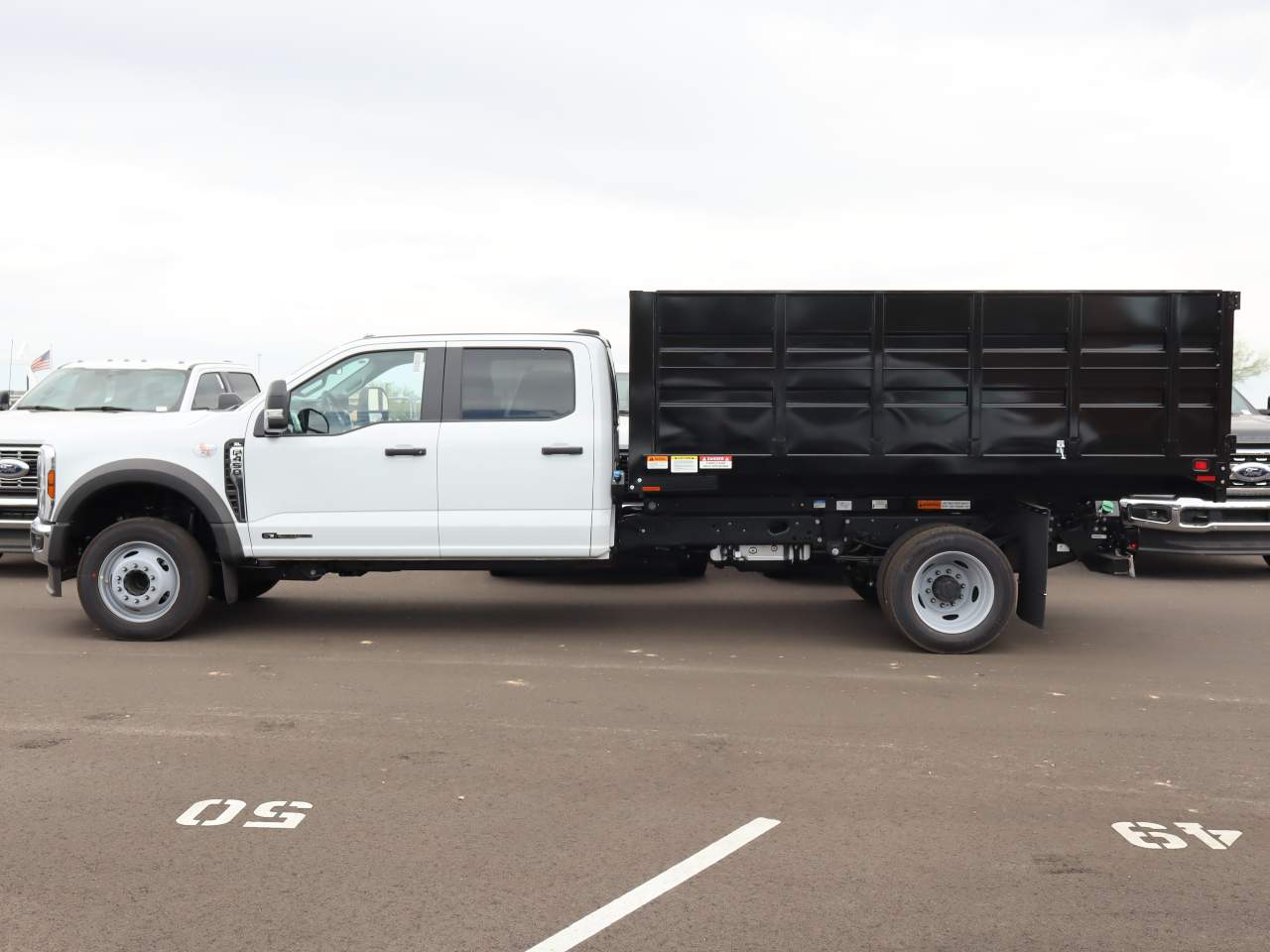 2024 Ford F-450 Super Duty Crew Cab Chassis