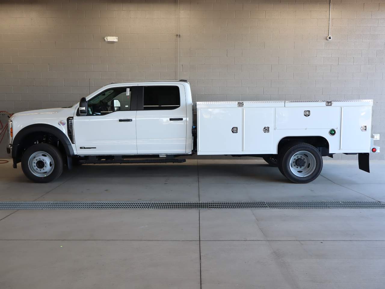 2026 Ford F-450 Super Duty Crew Cab Chassis