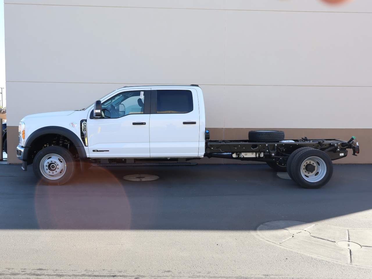 2024 Ford F-450 Super Duty Crew Cab Chassis