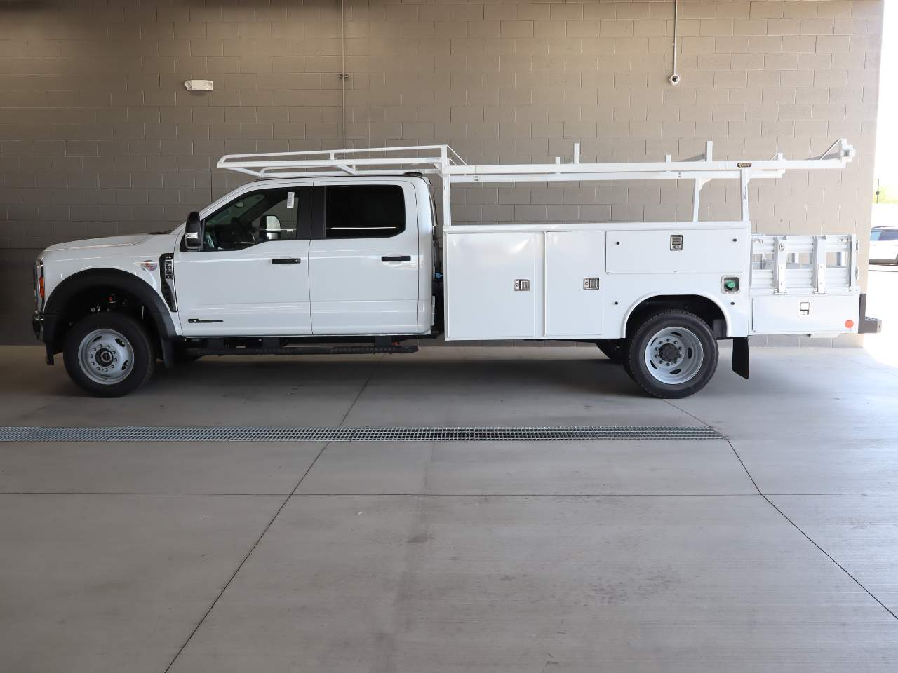 2026 Ford F-450 Super Duty Crew Cab Chassis