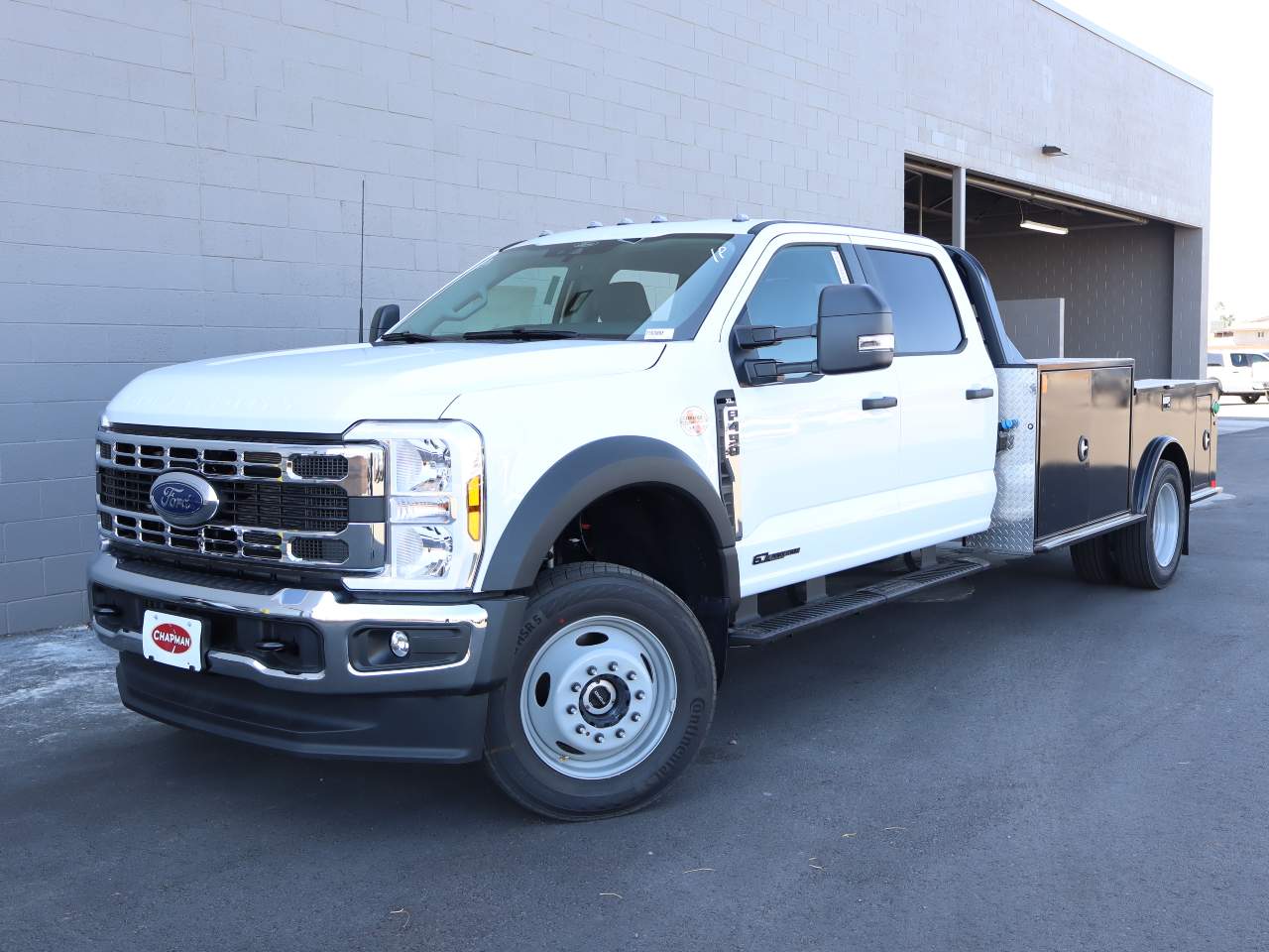 2025 Ford F-450 Super Duty Crew Cab Chassis