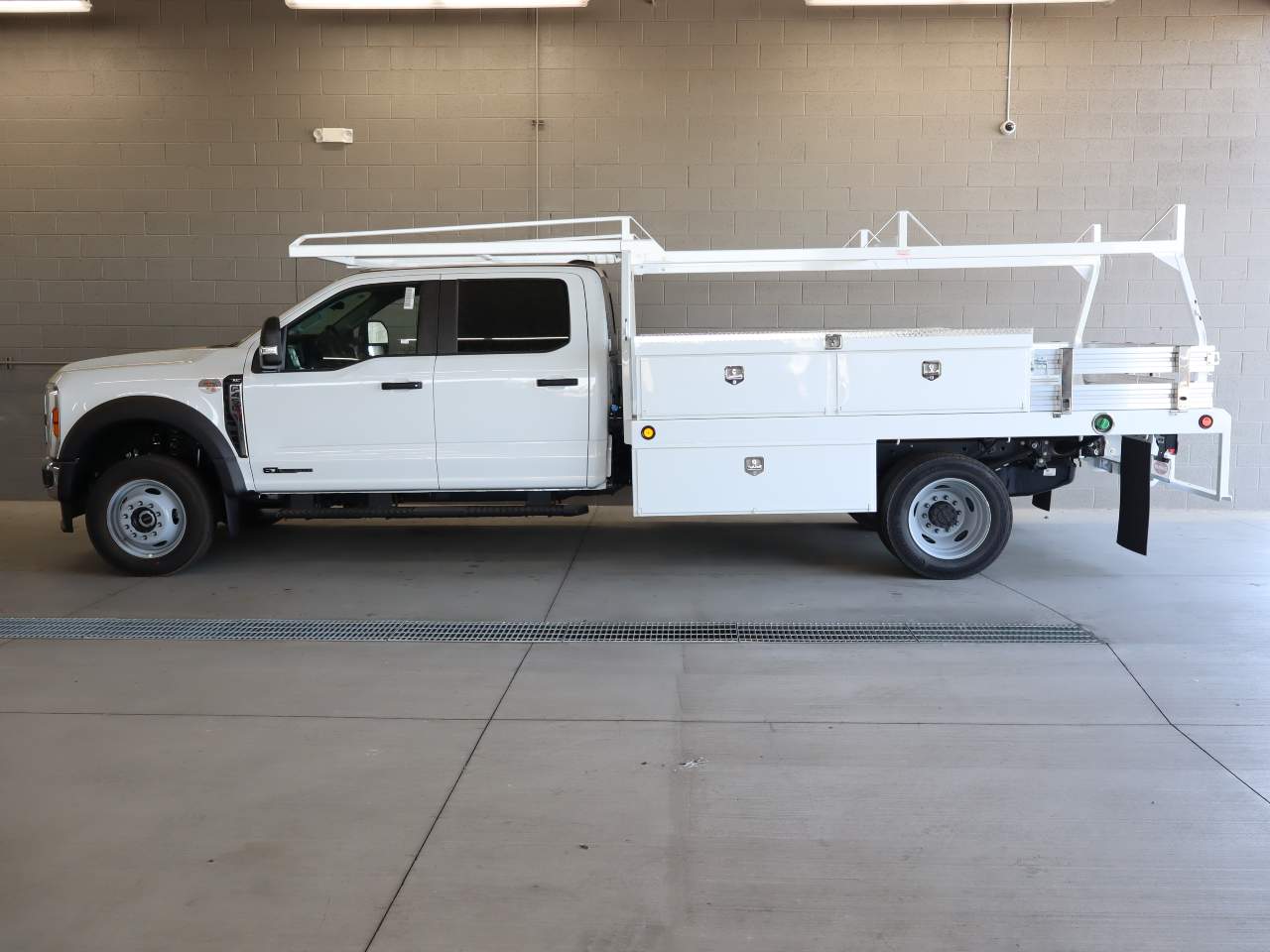 2026 Ford F-450 Super Duty Crew Cab Chassis