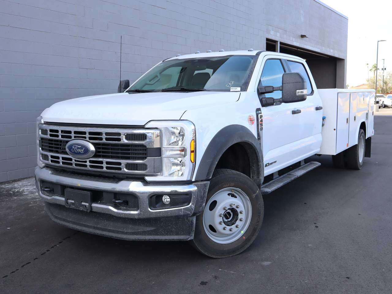 2024 Ford F-450 Super Duty Crew Cab Chassis