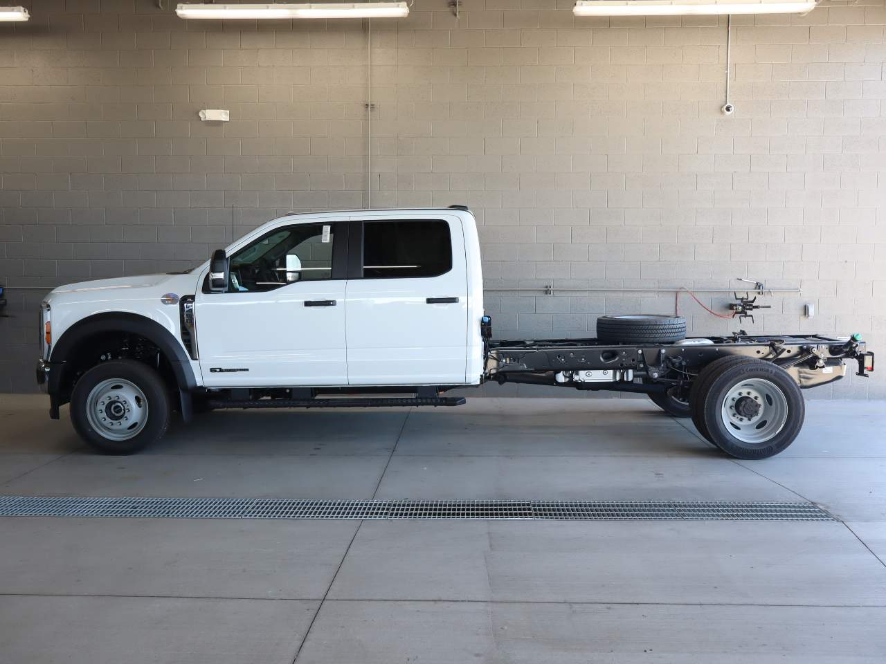 2026 Ford F-450 Super Duty Crew Cab Chassis