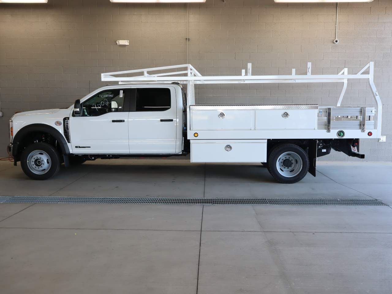 2026 Ford F-450 Super Duty Crew Cab Chassis