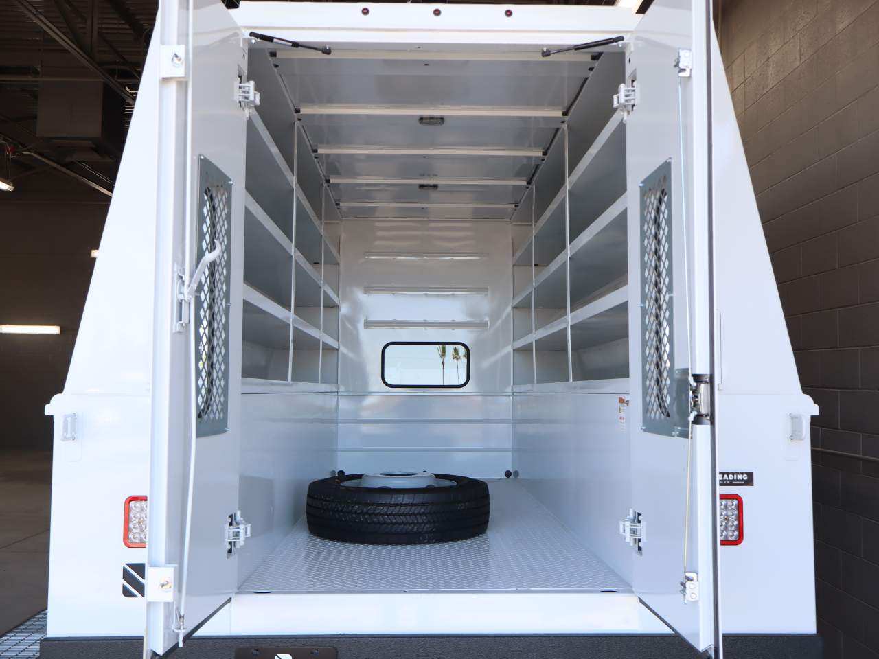 2025 Ford F-550 Super Duty Chassis Cab XL - Photo 6