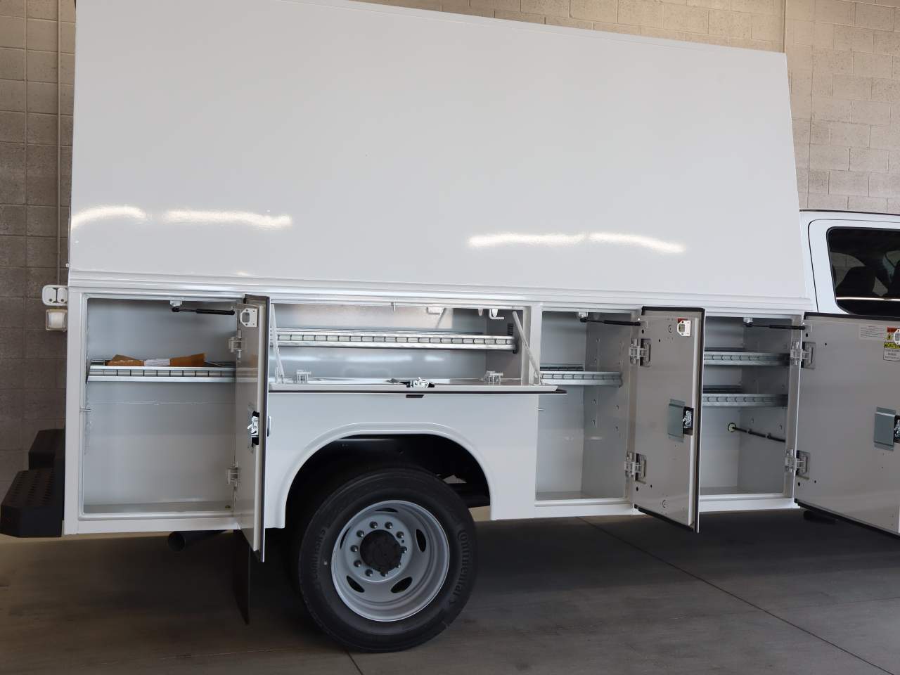 2025 Ford F-550 Super Duty Chassis Cab XL - Photo 14