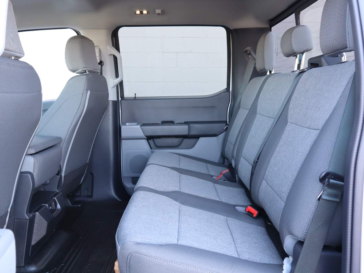 2025 Ford F-550 Super Duty Chassis Cab XL - Photo 22