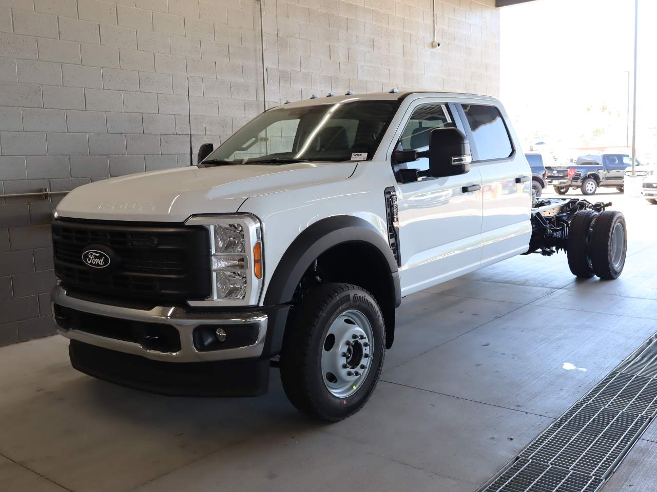 2027 Ford F-550 Super Duty Crew Cab Chassis