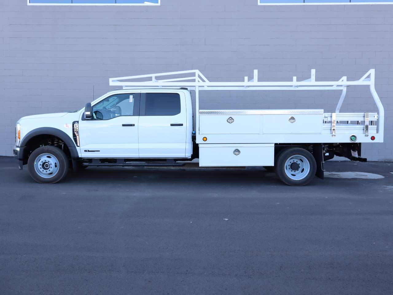 2024 Ford F-550 Super Duty Crew Cab Chassis