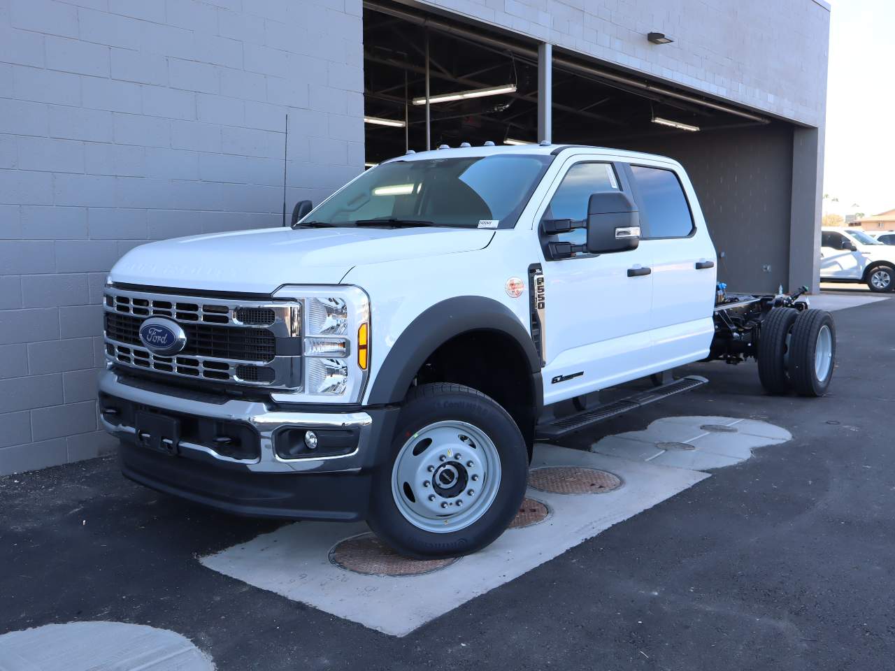 2024 Ford F-550 Super Duty Crew Cab Chassis