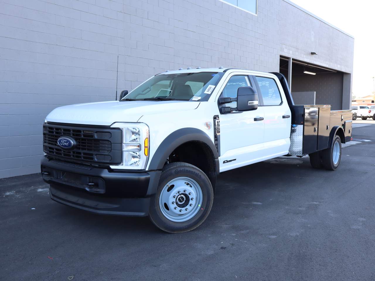 2025 Ford F-550 Super Duty Crew Cab Chassis