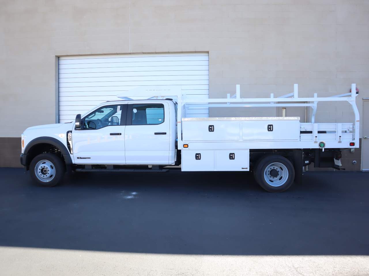 2024 Ford F-550 Super Duty Crew Cab Chassis