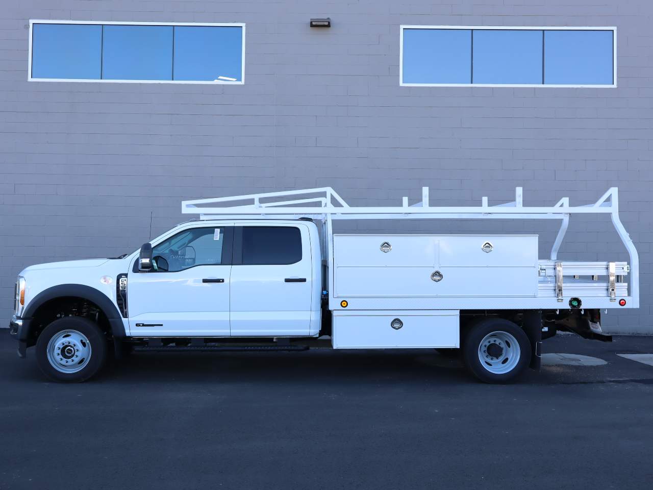 2024 Ford F-550 Super Duty Crew Cab Chassis