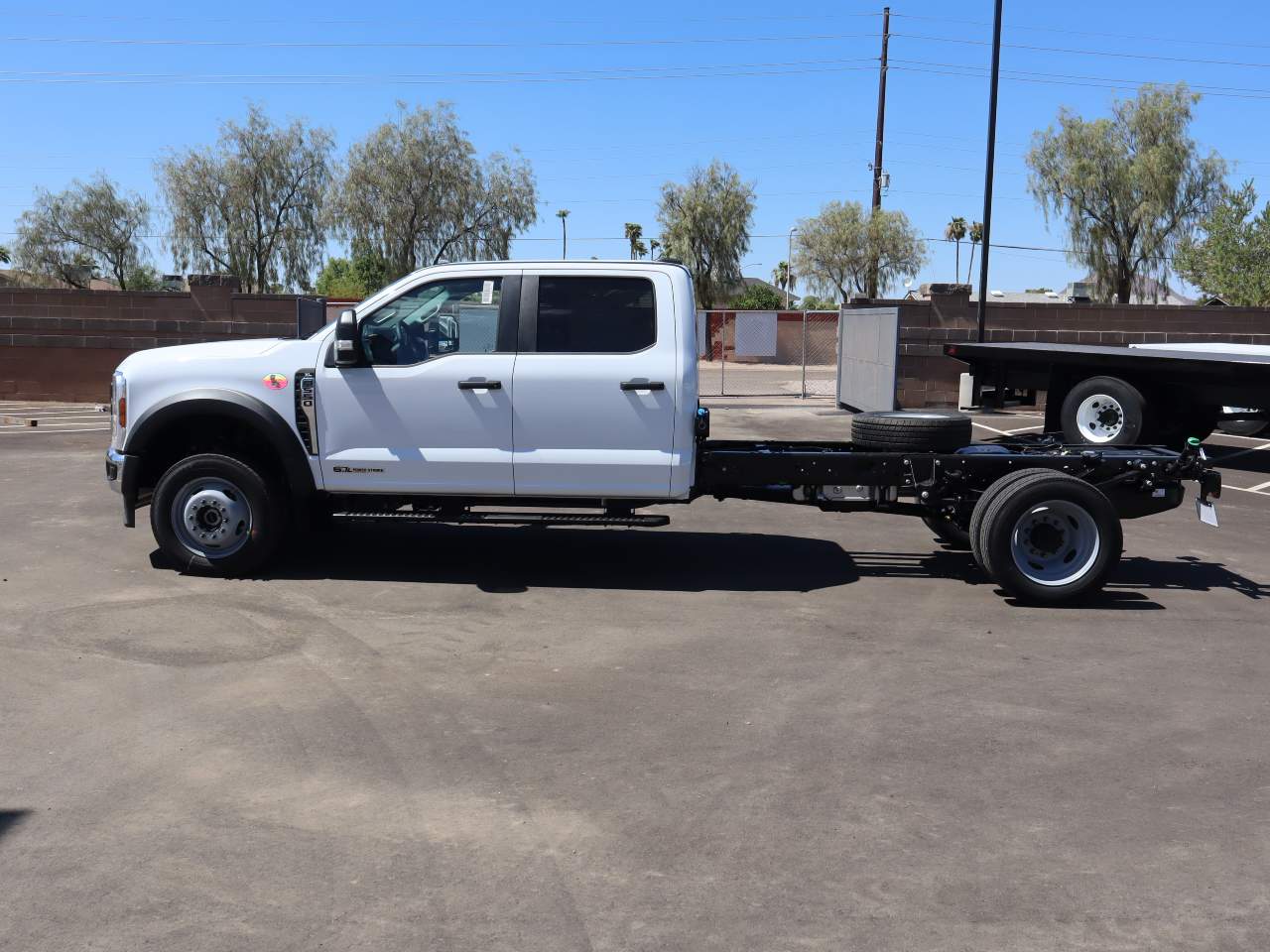 2024 Ford F-550 Super Duty Crew Cab Chassis