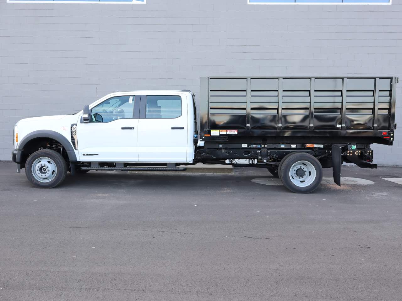 2024 Ford F-550 Super Duty Crew Cab Chassis