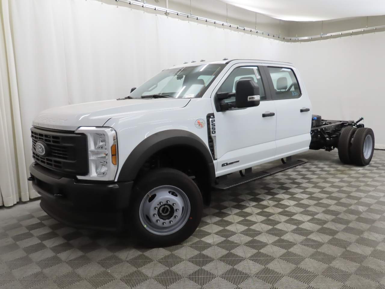 2024 Ford F-550 Super Duty Crew Cab Chassis