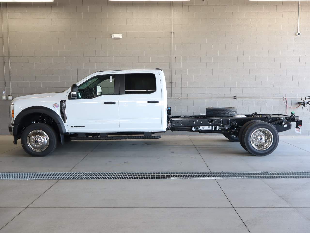 2026 Ford F-550 Super Duty Crew Cab Chassis