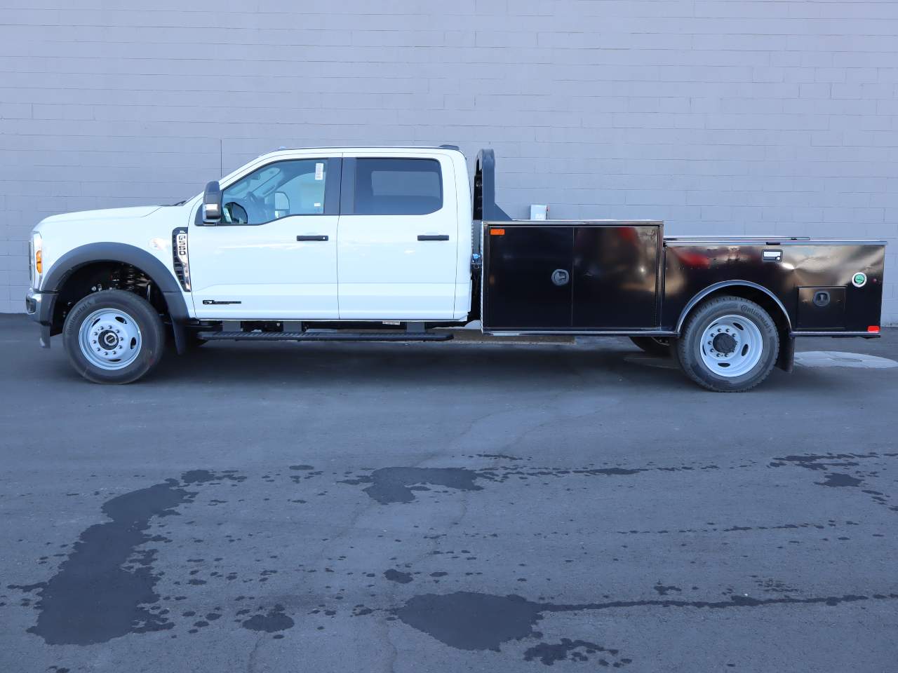 2024 Ford F-550 Super Duty Crew Cab Chassis