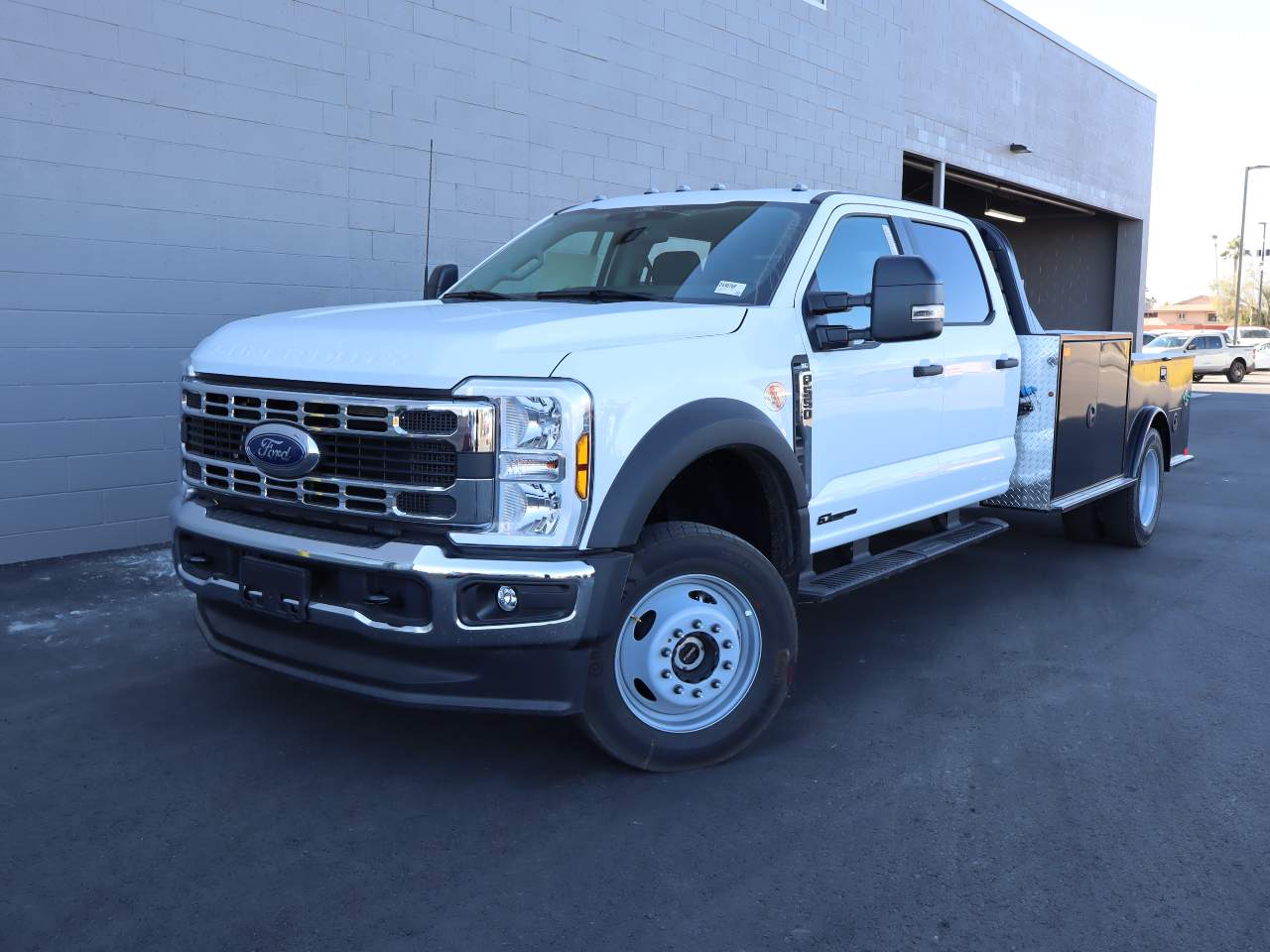 2024 Ford F-550 Super Duty Crew Cab Chassis