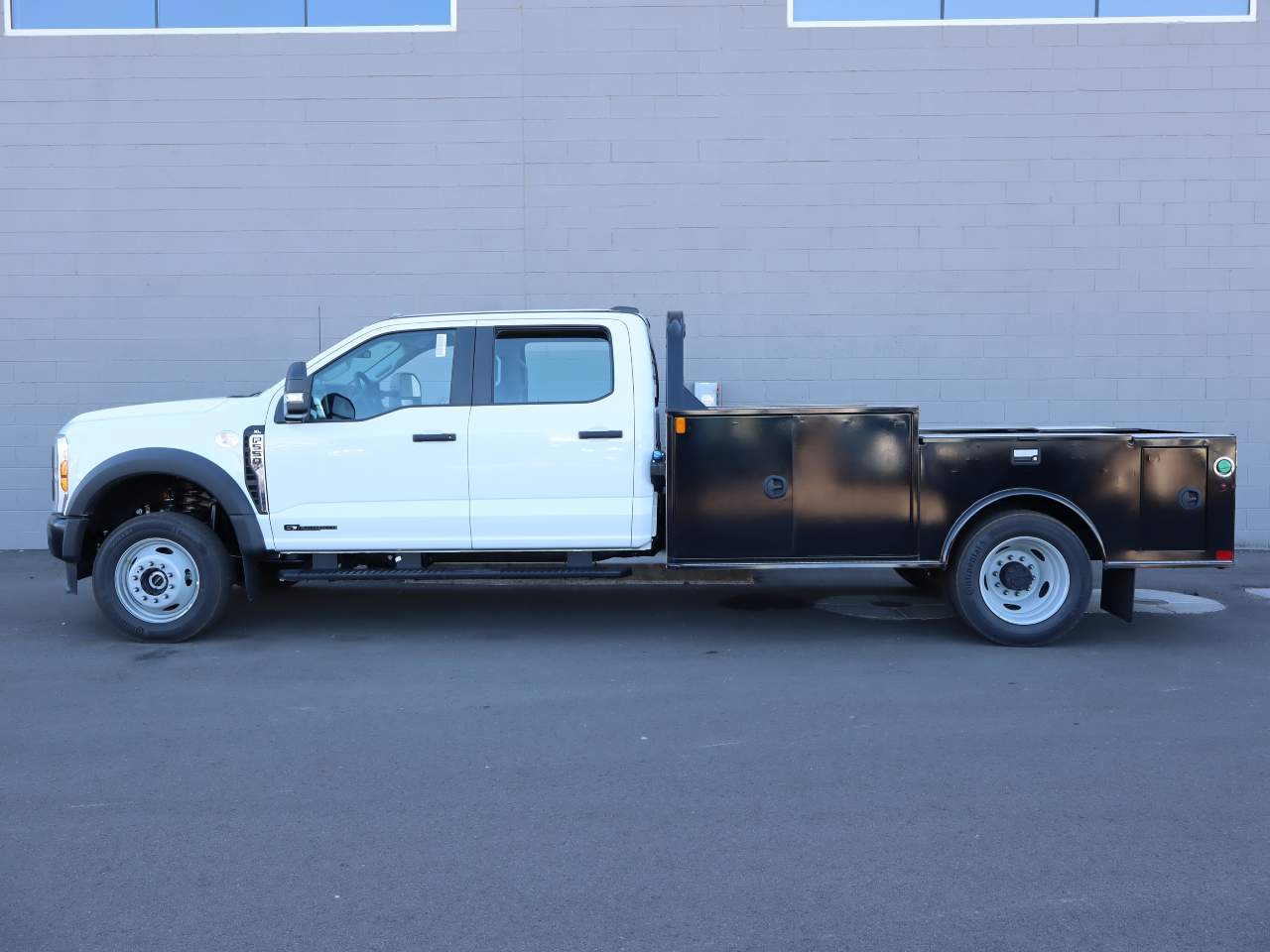 2026 Ford F-550 Super Duty Crew Cab Chassis