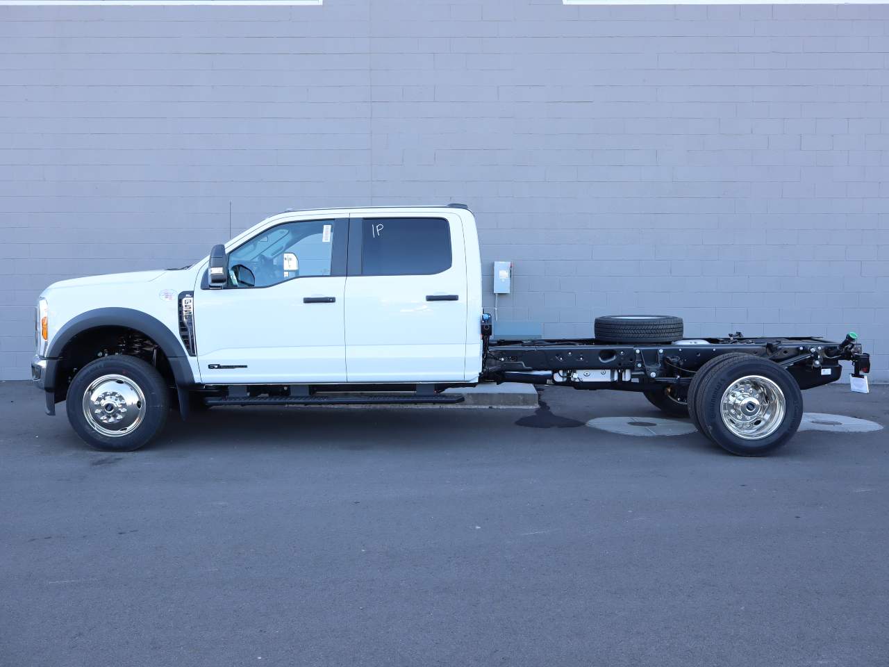 2026 Ford F-550 Super Duty Crew Cab Chassis
