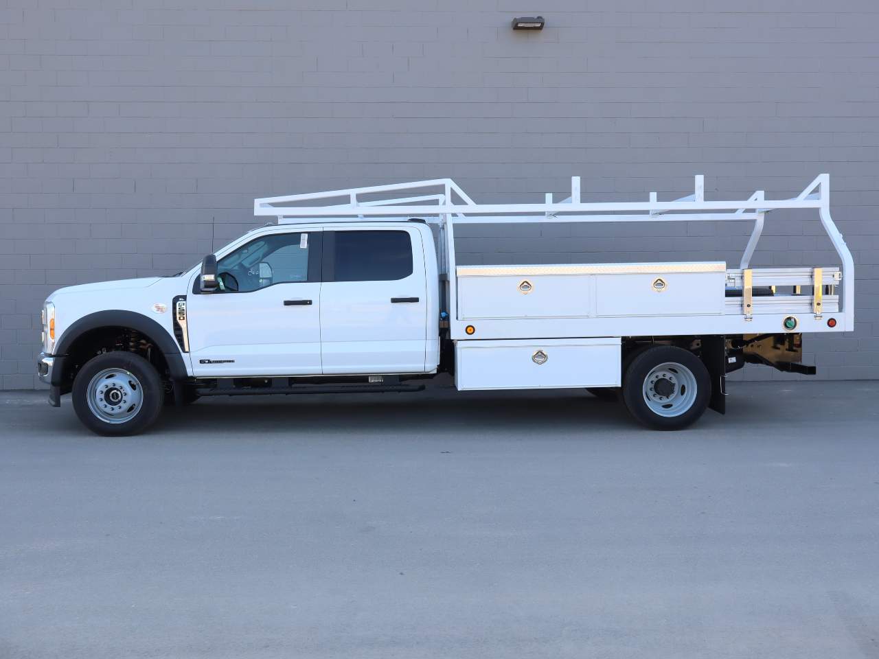 2024 Ford F-550 Super Duty Crew Cab Chassis