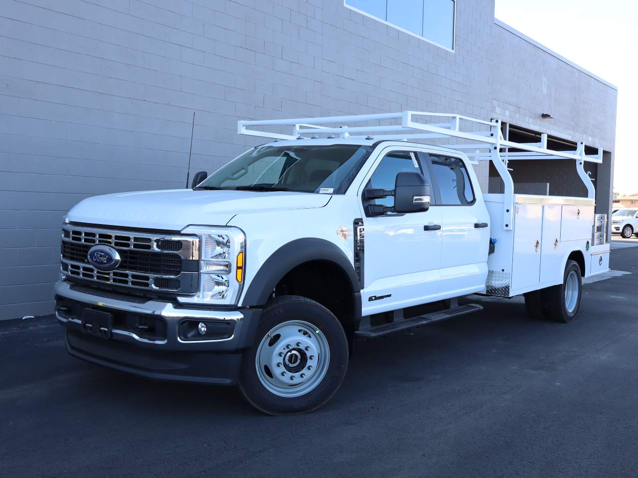 2024 Ford F-550 Super Duty Crew Cab Chassis