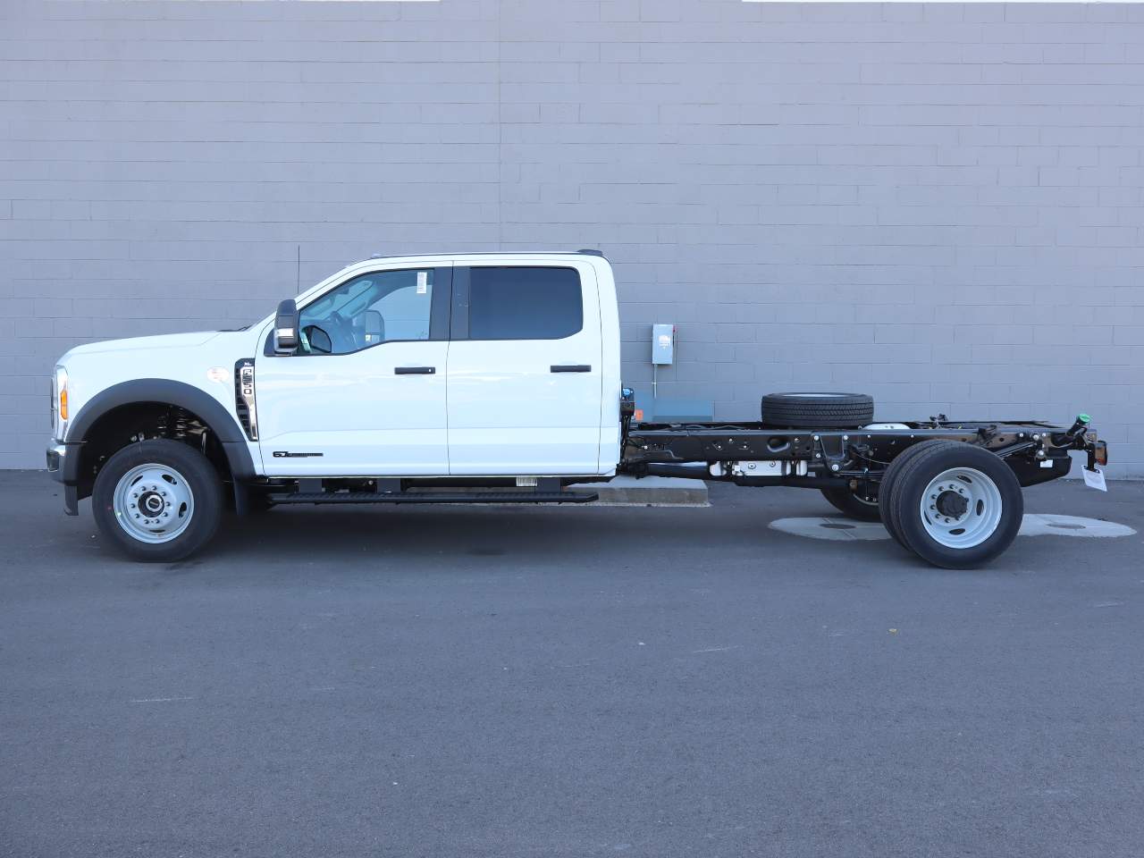 2026 Ford F-550 Super Duty Crew Cab Chassis