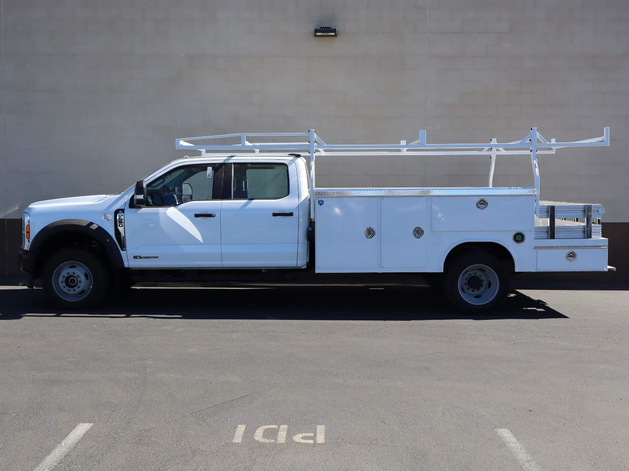 2024 Ford F-550 Super Duty Crew Cab Chassis