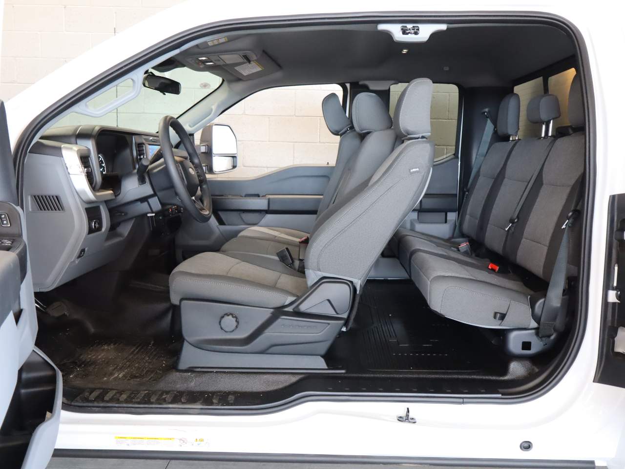2025 Ford F-450 Super Duty Chassis Cab XL - Photo 20