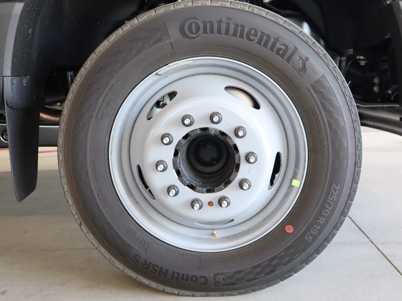 2025 Ford F-450 Super Duty Chassis Cab XL - Photo 35