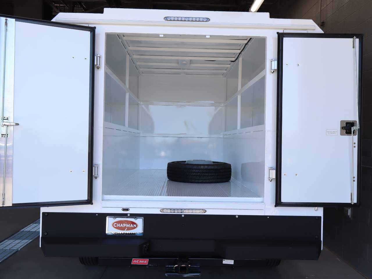 2025 Ford F-450 Super Duty Chassis Cab XL - Photo 6