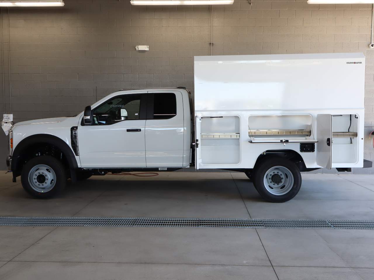 2025 Ford F-450 Super Duty Chassis Cab XL - Photo 7