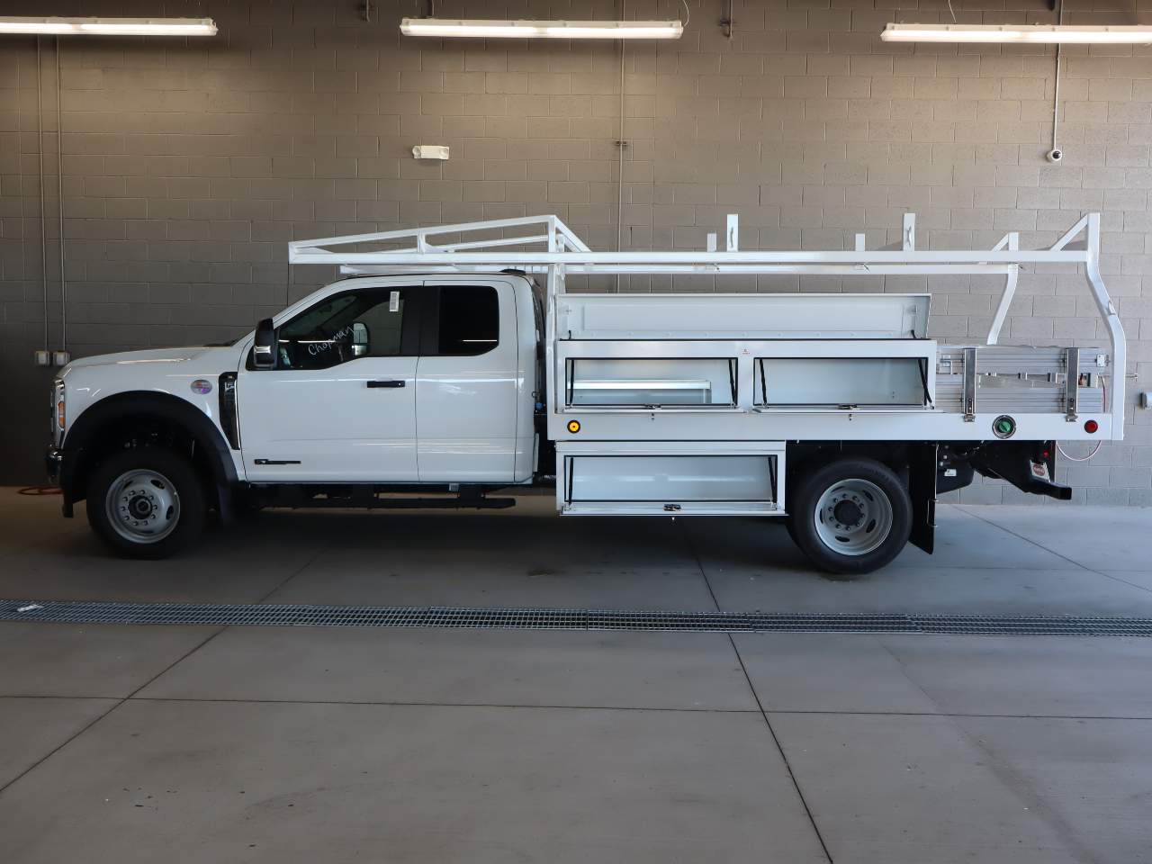 2025 Ford F-450 Super Duty Chassis Cab XL - Photo 7