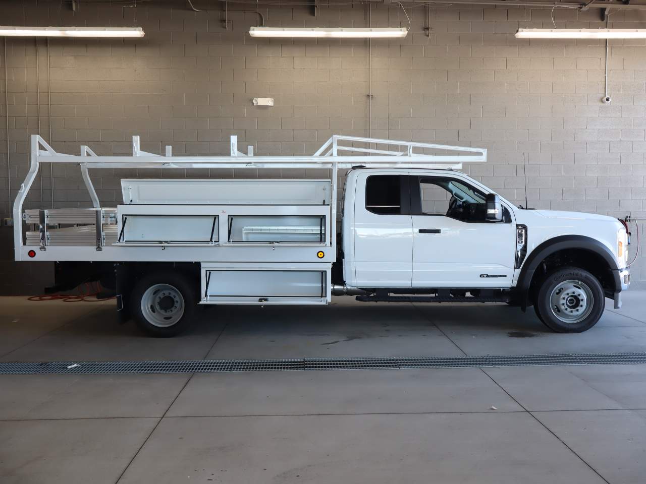 2025 Ford F-450 Super Duty Chassis Cab XL - Photo 12