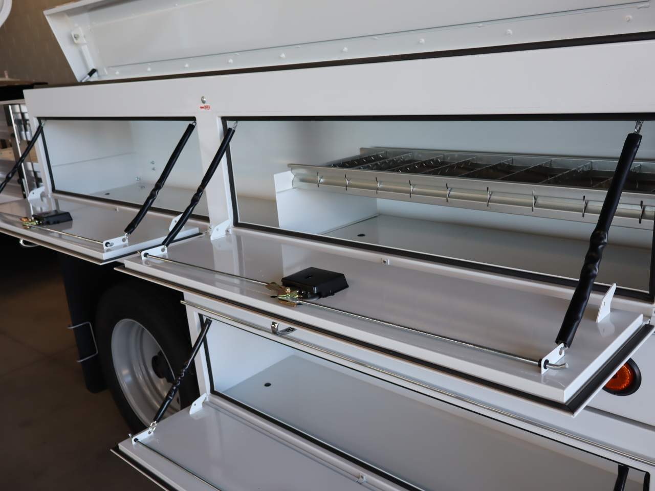 2025 Ford F-450 Super Duty Chassis Cab XL - Photo 15