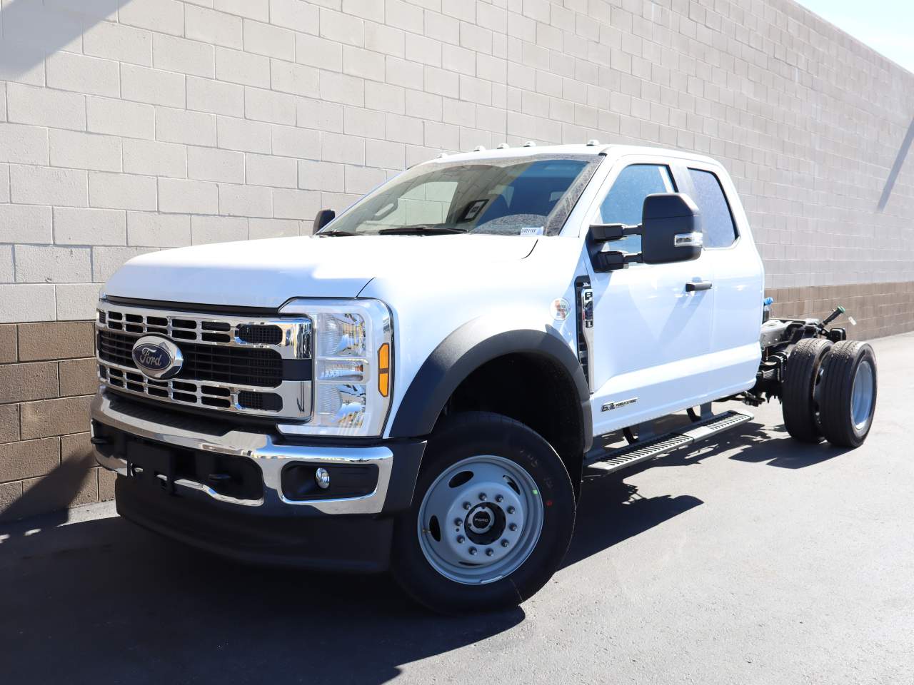 2024 Ford F-450 Super Duty Extended Cab Chassis