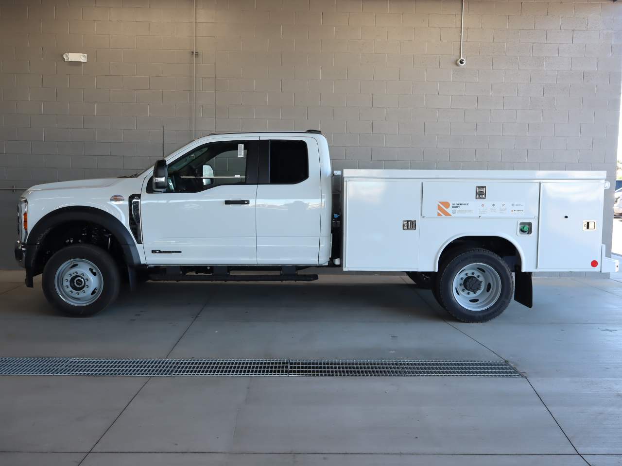 2026 Ford F-450 Super Duty Extended Cab Chassis